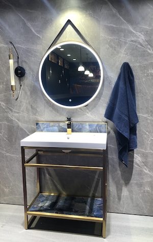 Fleurco-Fog-free-bathroom-mirror-KBIS